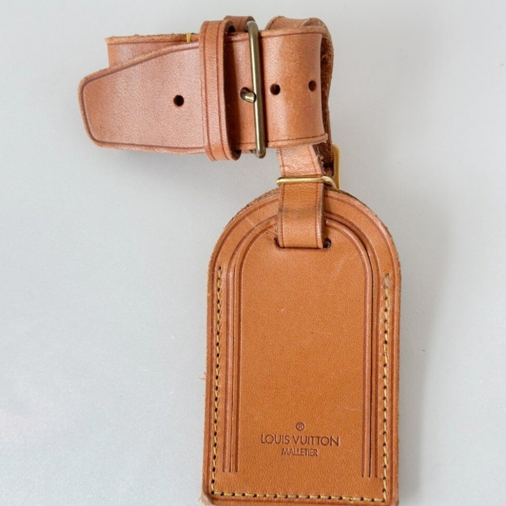 Louis Vuitton 'Malletier' Tag & Poignet